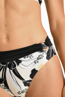 Maillot De Bain 2 Pièces Noir MAGGIE & MAEVE MASTELLA 9 Maillot De Bain 2 Pièces Noir MAGGIE & MAEVE MASTELLA -Plage Femme 25e maggie c mastel zjg01 maeve mastella zjg01 dev6