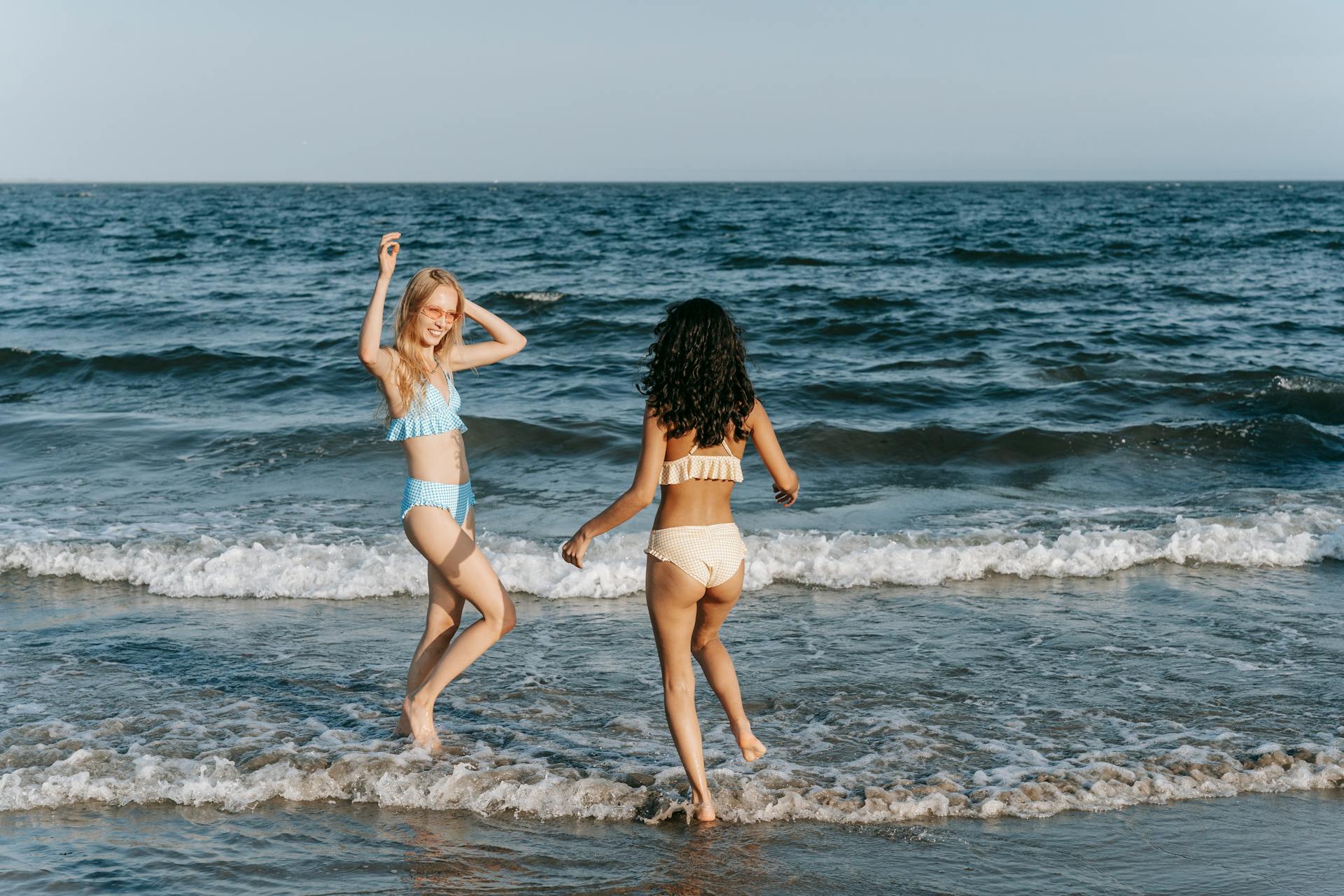 Devant -Plage Femme pexels katya wolf 8733076